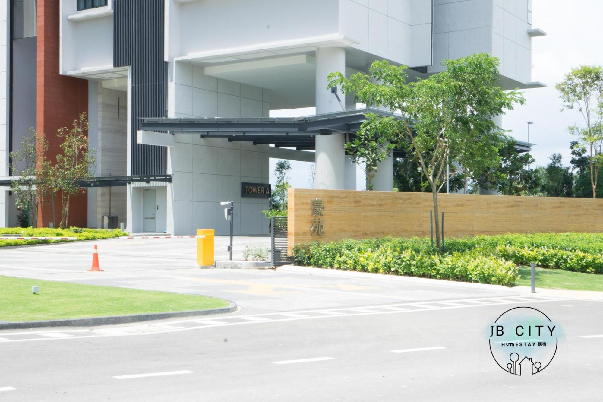 Grand Medini By Rr Jbcity Нусаджая Екстериор снимка